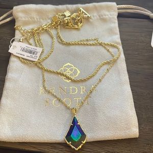 BNWT Kendra Scott Faceted Alex necklace in Iridescent Blue Goldstone